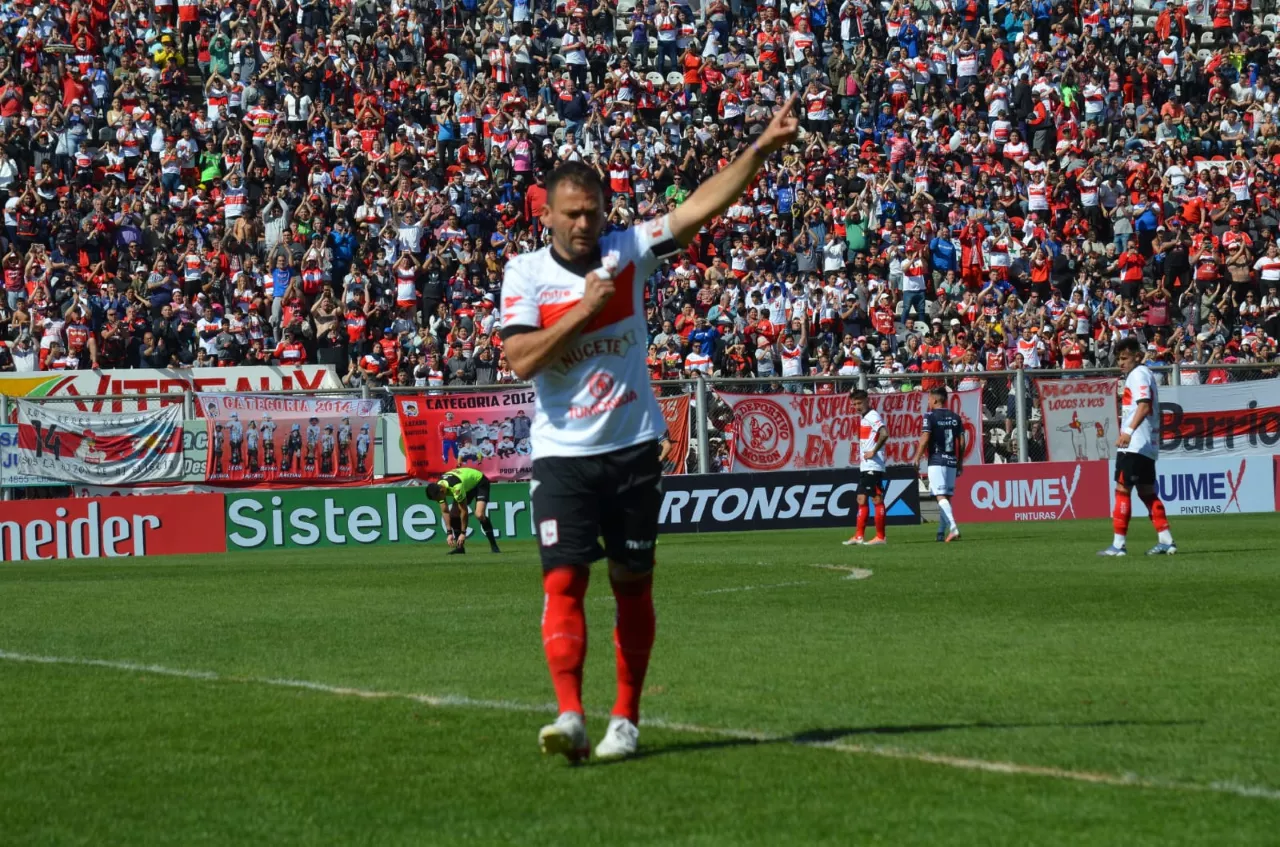 Ascenso, se retiró Damián Akerman