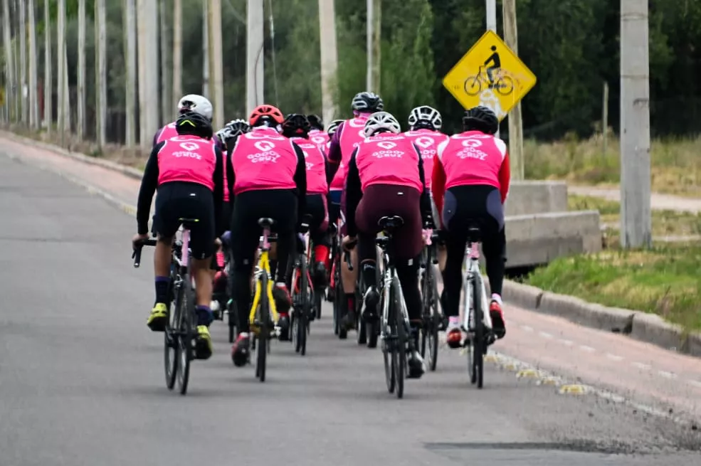 Bicicleteada-rosa-Godoy-Cruz-Rivadavia-23