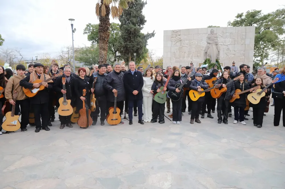 100 guitarras SJ 463 aniversario