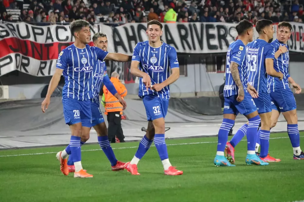 Futbol de Primera, River 0- Godoy Cruz 2