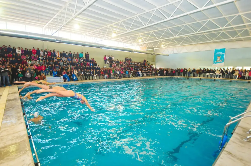 Binacionales, Natación