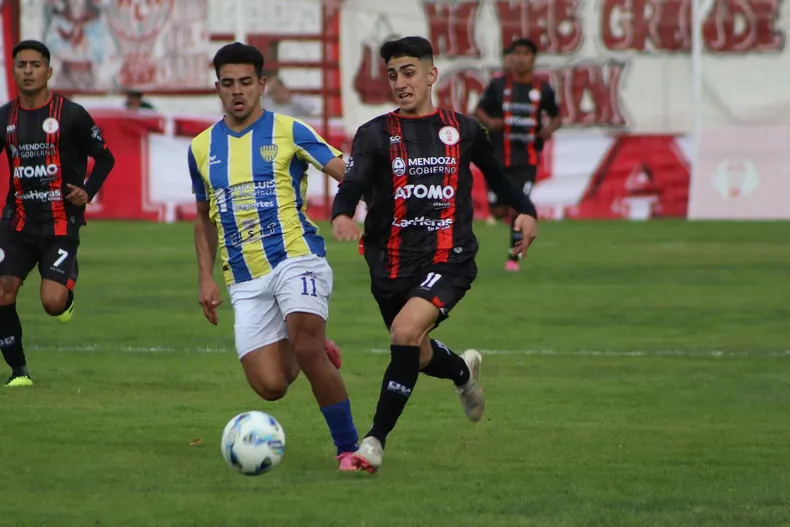 Federal A, Huracán Las Heras, Juventud Unida