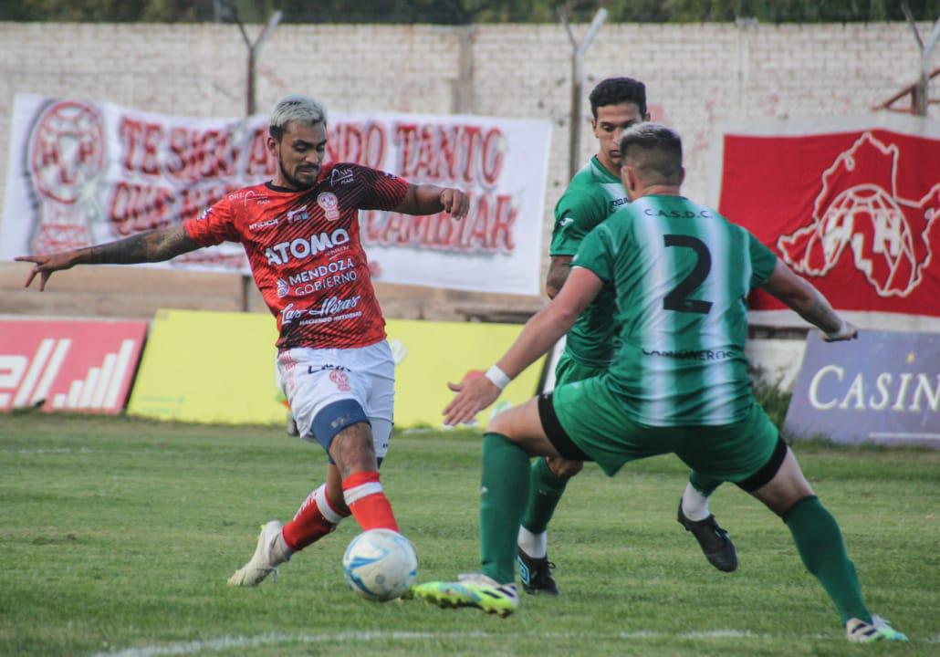 En Las Heras Huracán le ganó a Camioneros 1 a 0