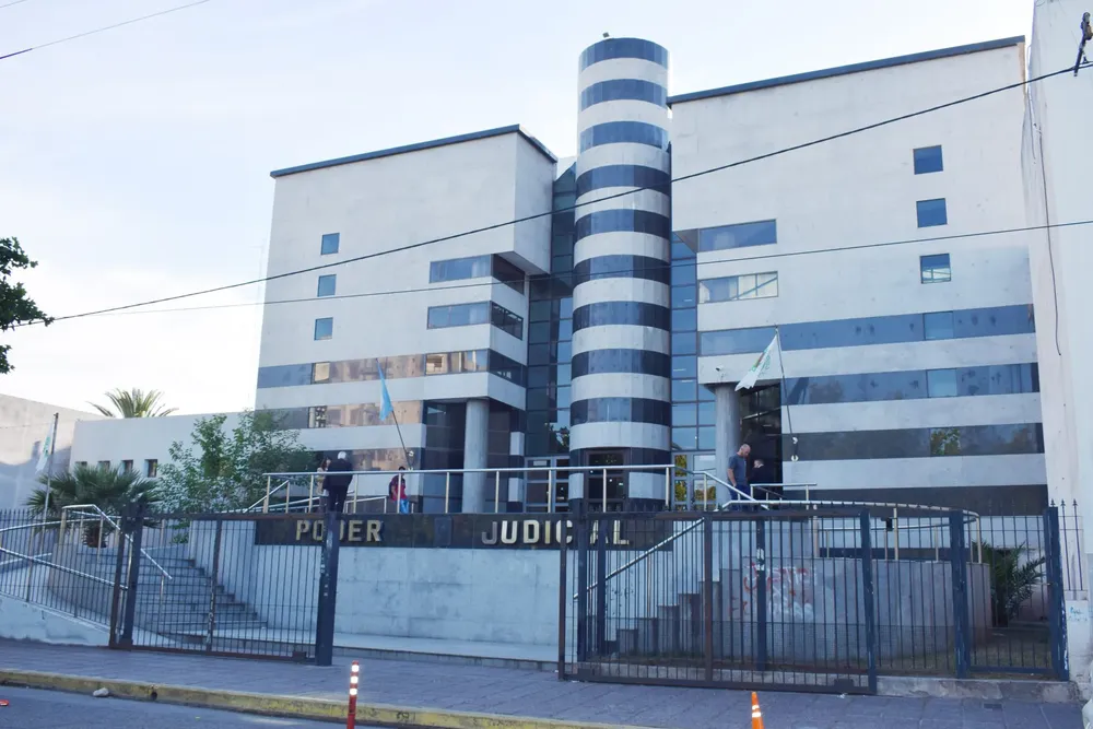 TRIBUNALES-2048x1365