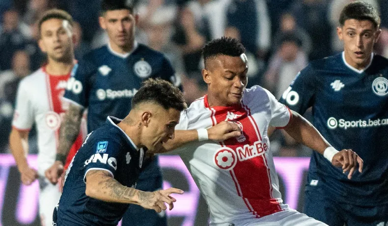 Independiente Rivadavia, Huracán