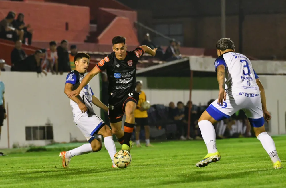 Federal A, San Martin 1- Atenas 3