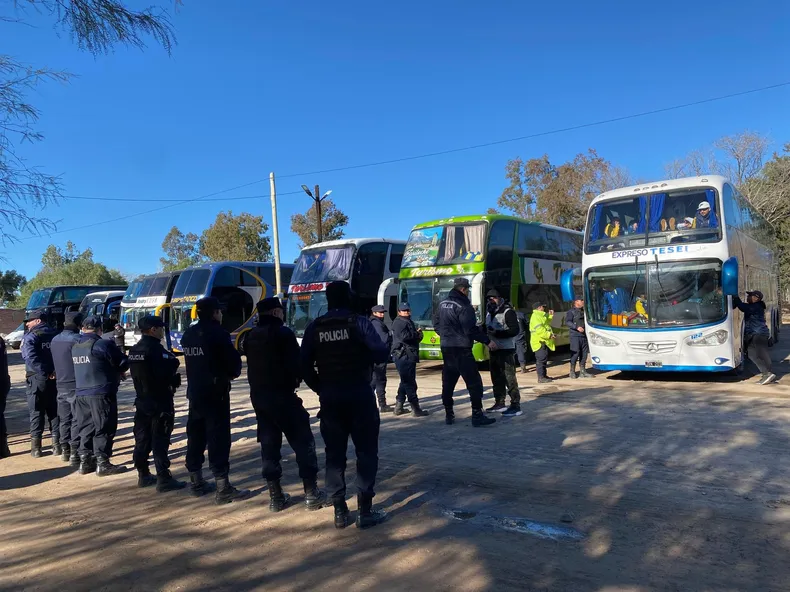 Copa Argentina, detienen hinchas de Almirante Brown