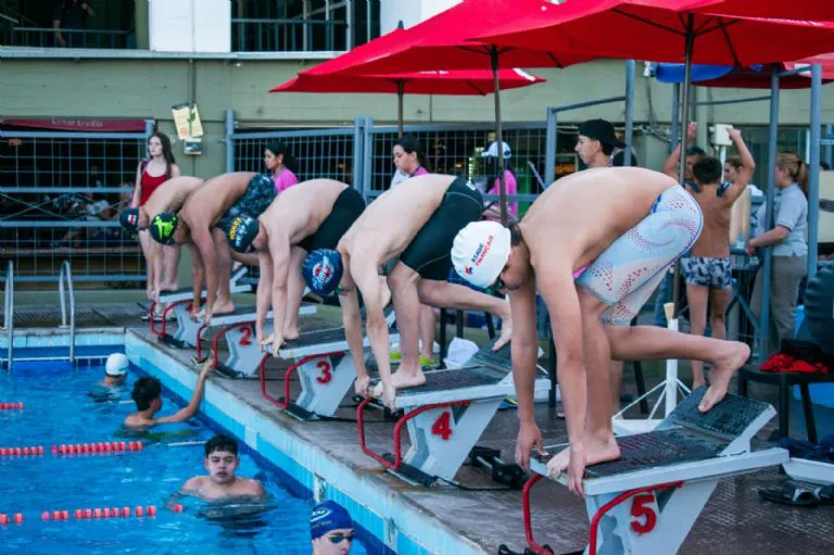 Natacion, Aniversario Regatas