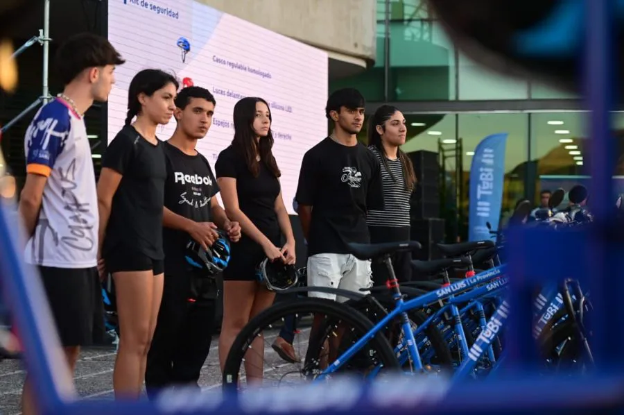 WhatsApp-Image-2025-02-17-at-21.54.58-3-900x598