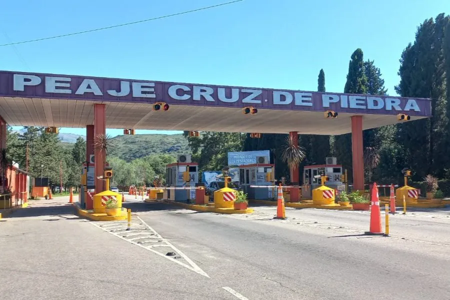 Peaje-Cruz-de-Piedra-900x600