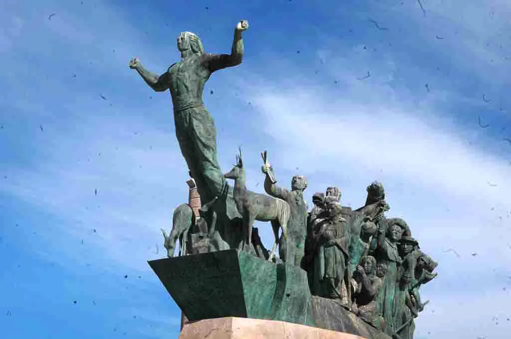 PERICON-EN-EL-MONUMENTO-AL-PPDE-LA-INDEP-5