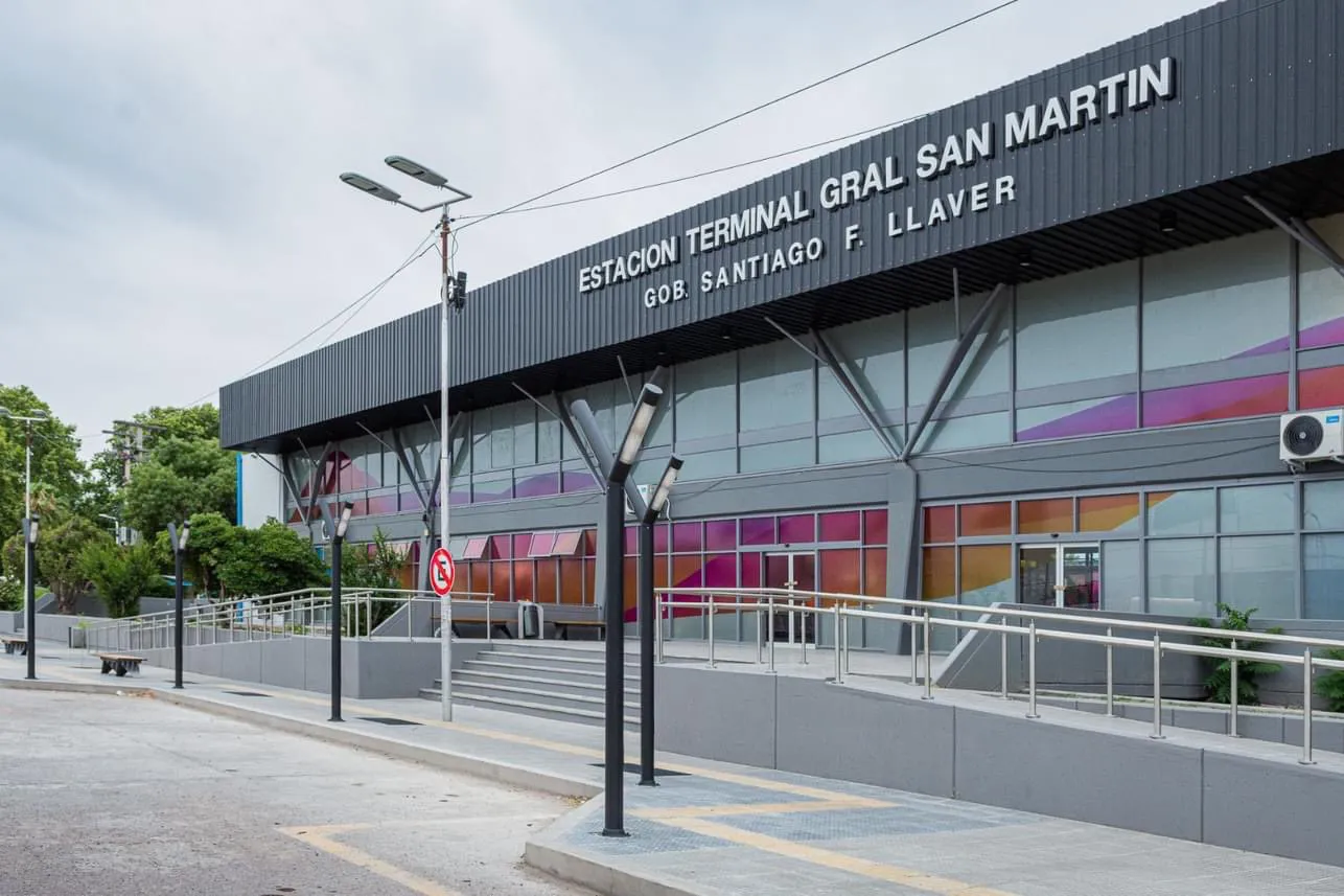 Así luce la refaccionada Terminal de ómnibus de San Martín