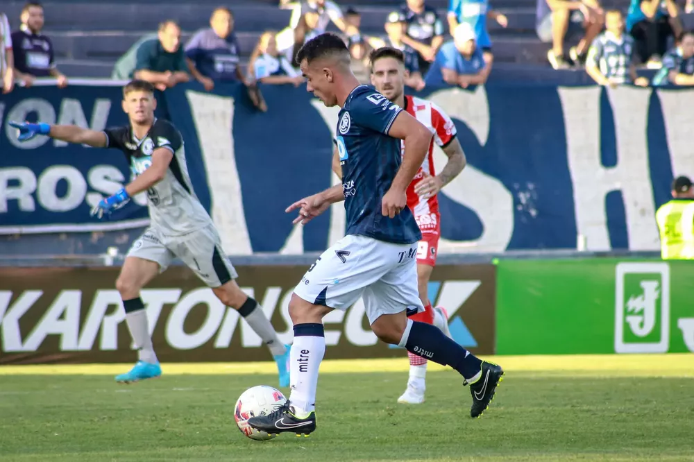 Ascenso, Independiente Rivadavia 1- Instituto de Cordoba 2