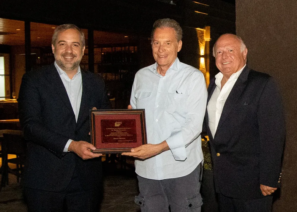 El intendente Matías Stevanato, Alberto Antonini y Virgilio Cartoni.