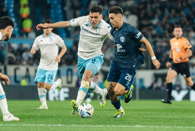 Independiente Rivadavia, Racing Club