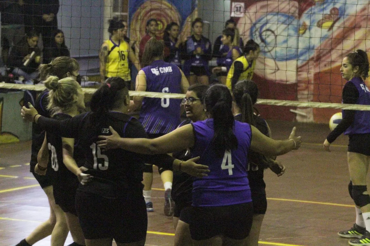 Voley, femenino, Cepada 0- Luján B 3