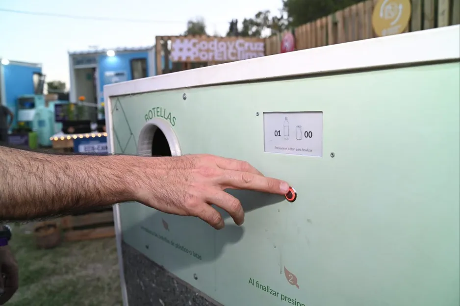 maquina-ecocanje-godoy-cruz-fiesta-de-la-cerveza-2022-ok