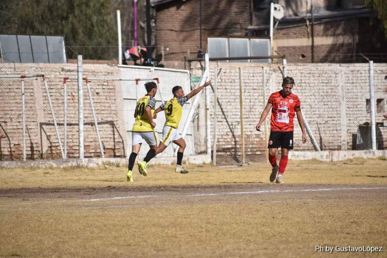 Liga Mendocina, Palmira 3- Algarrobal 2