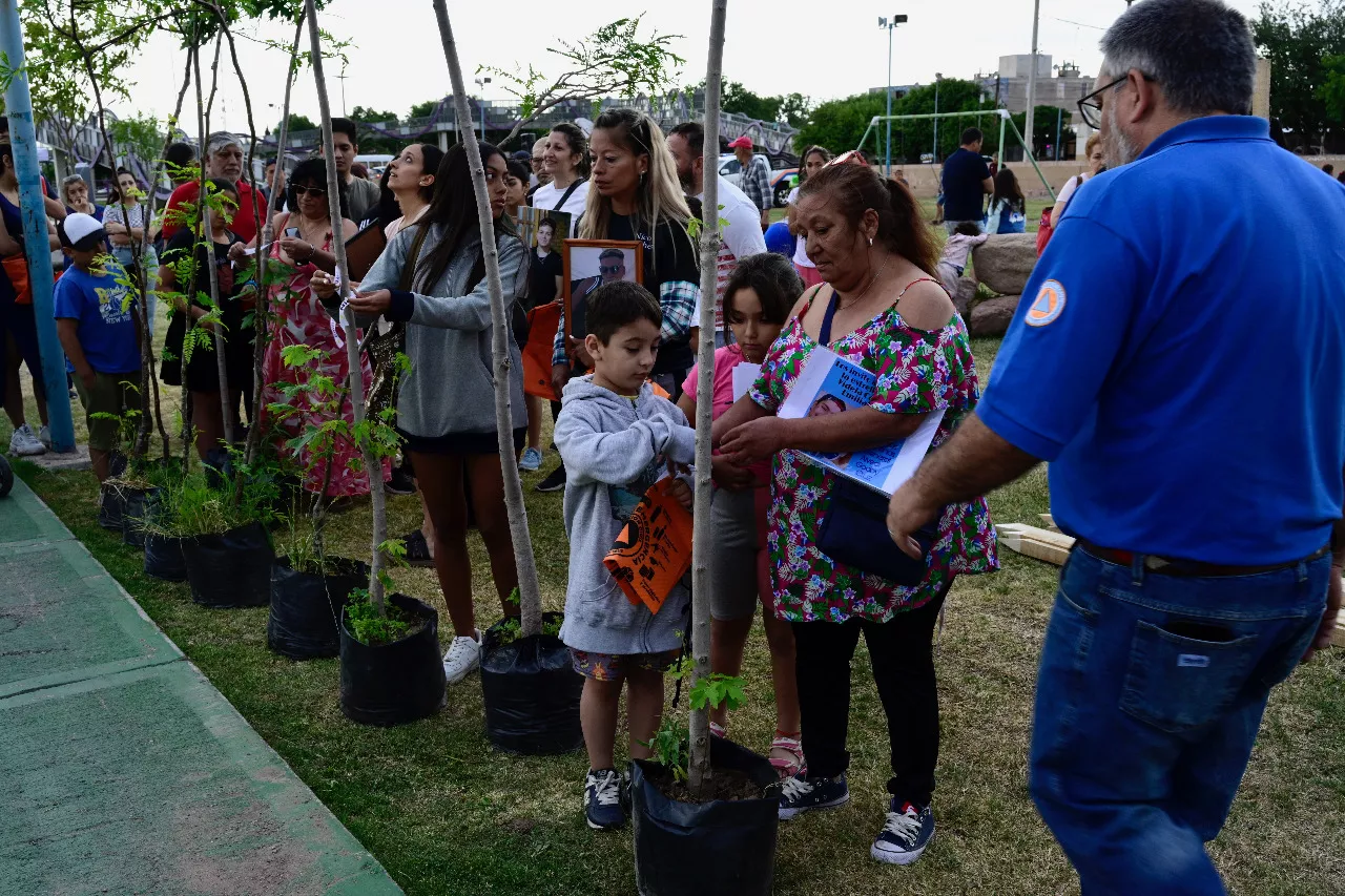 Plantación de árboles Martín Fierro por las víctimas de accidentes de tránsito 16