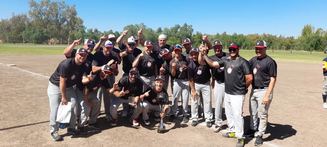 Softbol, Patronato de Paraná campeón