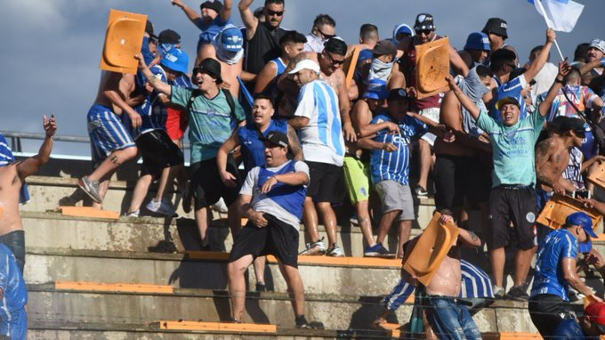 Violentos, Verdinegros y tombinos en la punta