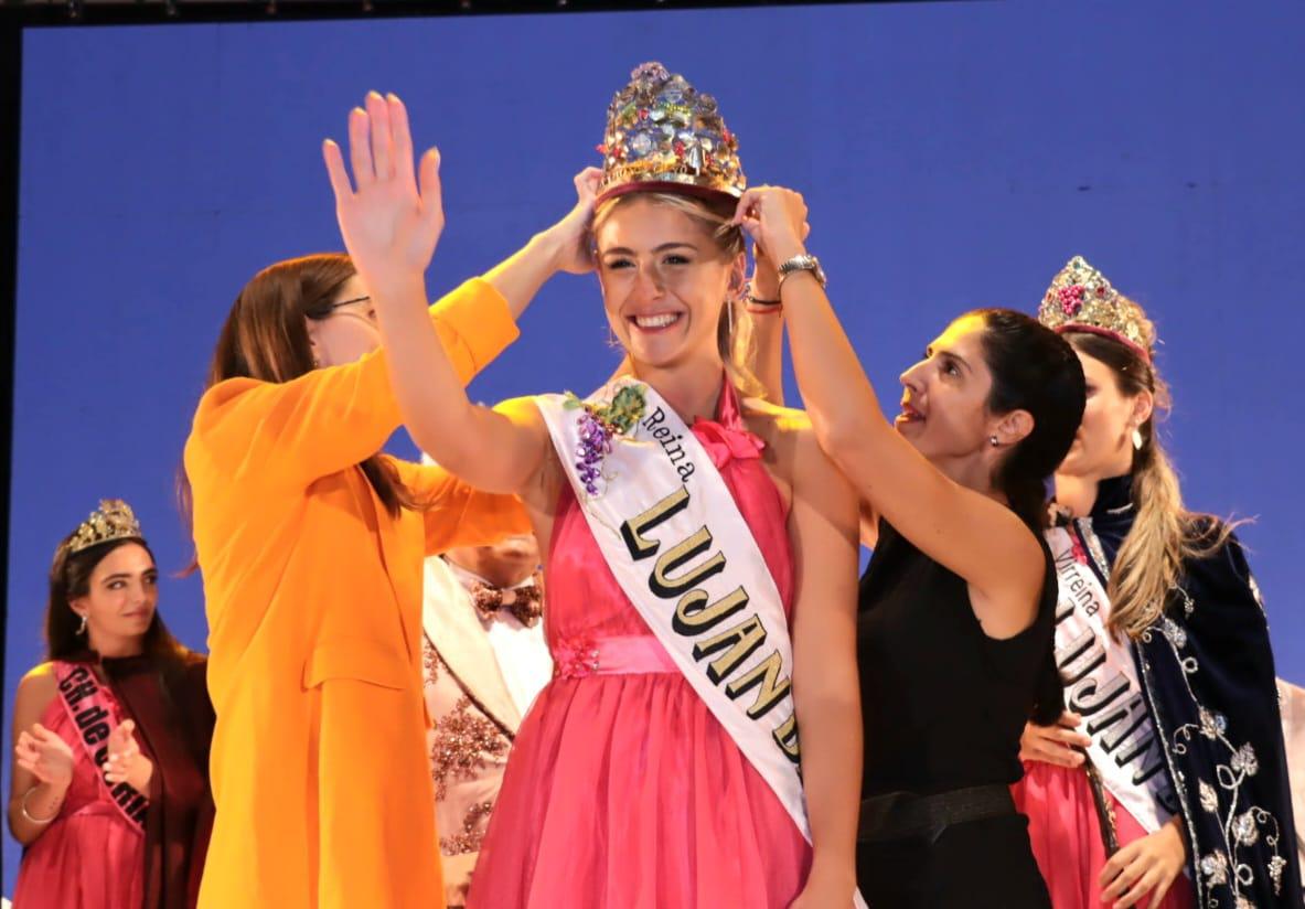 Momento de la Coronación de la Reina 2024