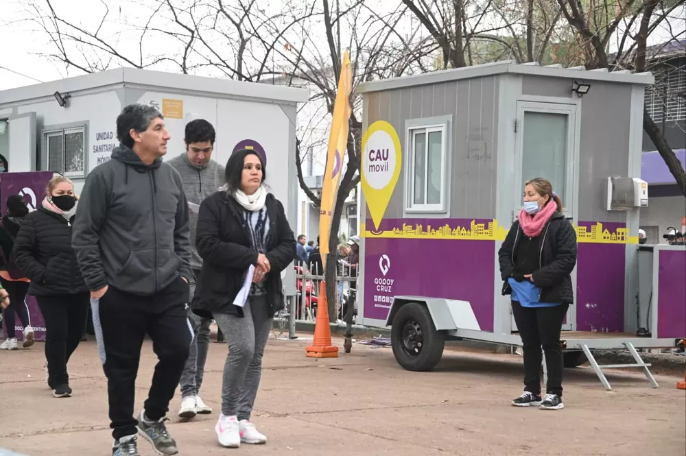 operativo de vacunacion y cau movil hipodromo de mendoza 9