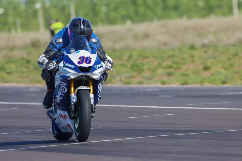 Motos, Mariano Villalobos y Leandro Federico