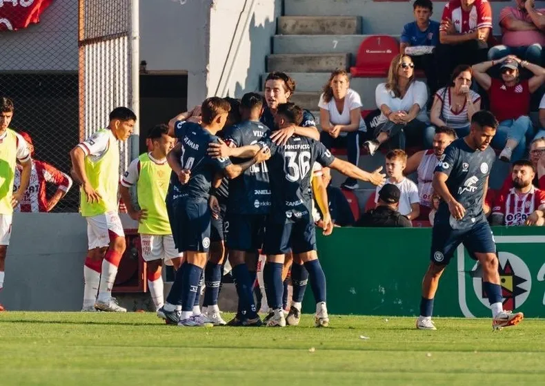 Independiente Rivadavia, Unión de Santa Fe