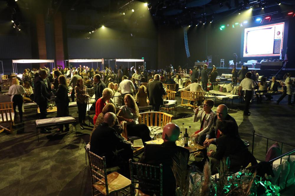 El auditorio Angel Bustelo, escenario del encuentro enogastronómico.