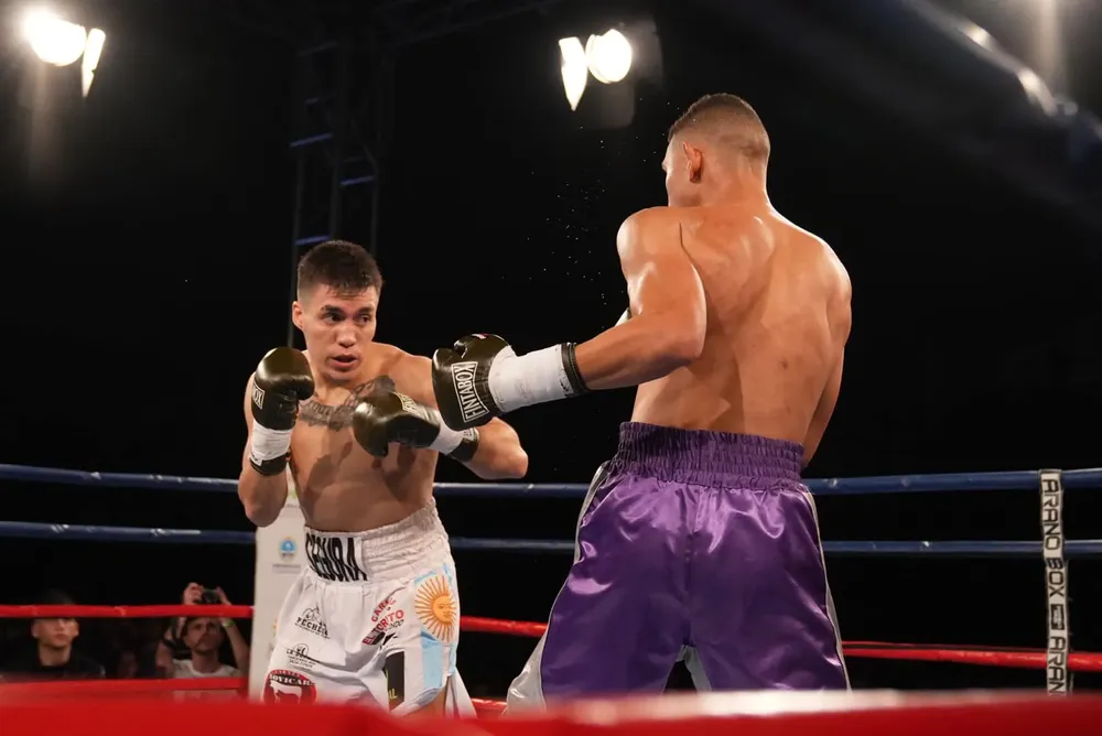 Boxeo, Segura venció al venezolano Salazar