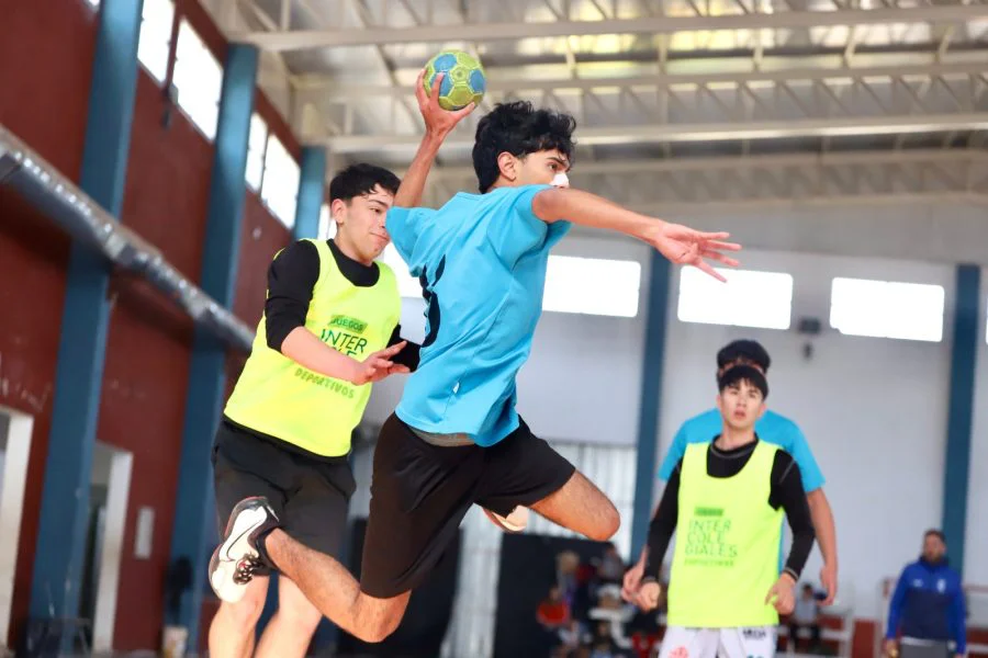 Juegos Intercolegiales Deportivos, cierre en el Ave Fenix