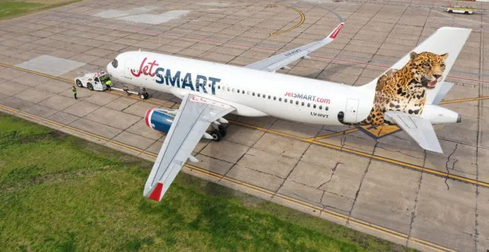 JetSMART-Avion-Yaguarete-700x361