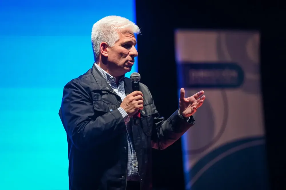 Creciendo con tu club, Claudio Poggi