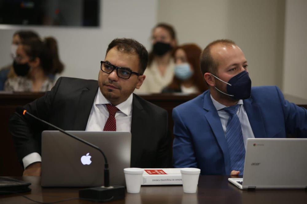 Debate Juicio por jurados c/ Gil Pereg  Acusado por Homicidio Agravado por el vinculo en concurso real y Homicidio simple agravado por el uso de arma de fuego (Art 80 nc 1, 55, 79 y 41 del Código Penal Argentino). 
Fotos Ministerio Público Fiscal Mendoza - Argentina 