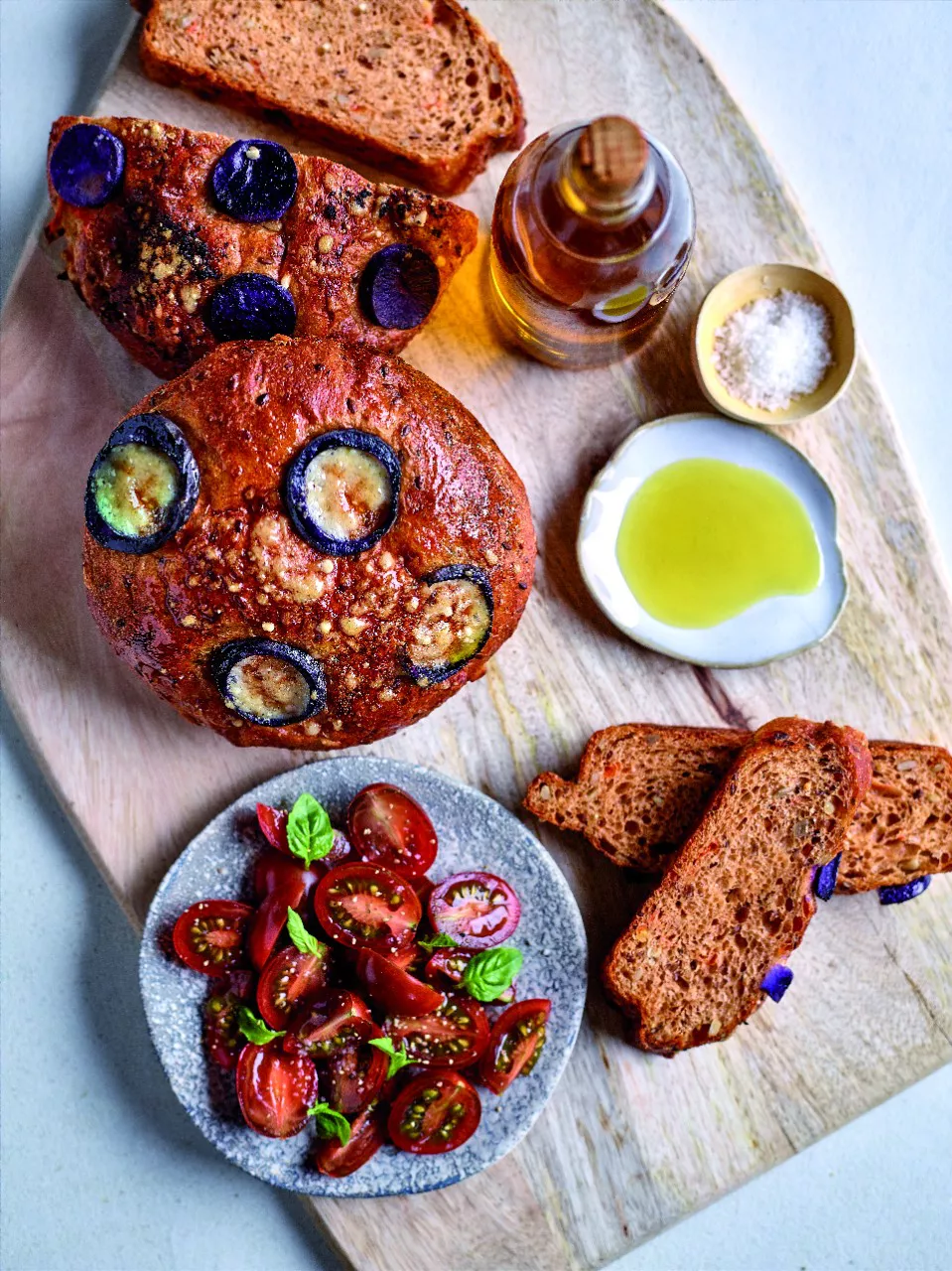 fe_h_w-b_plantbasedfocaccia-1600x1600 (1)