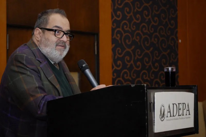 Lanata-en-ADEPA-1-800x530