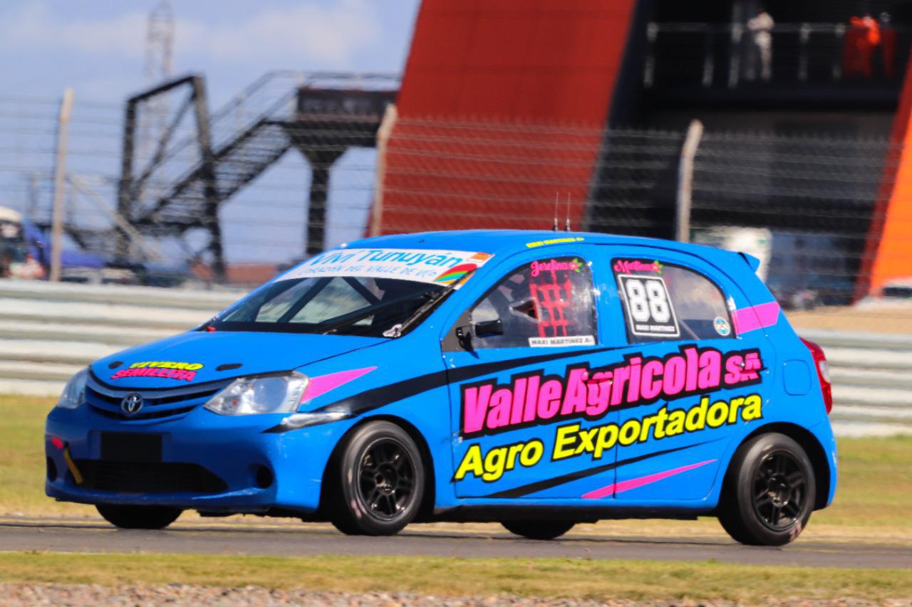 Auto de Maxi Martinez en el Zonal Cuyano