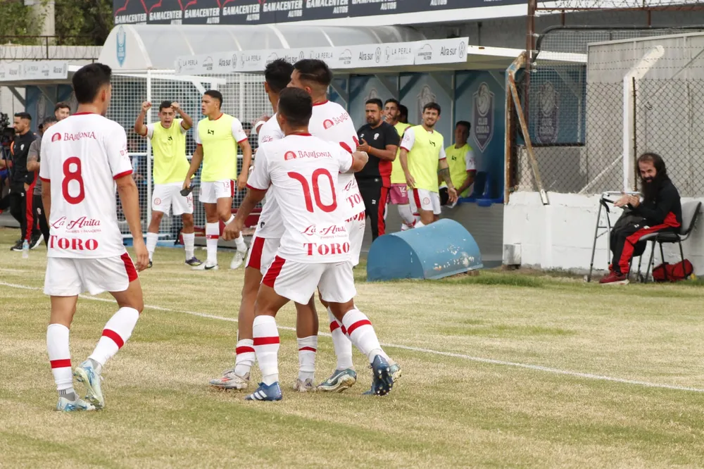 Federal A, Huracán Las Heras, Bolívar