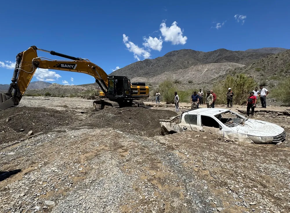 camioneta arrastrada calingasta