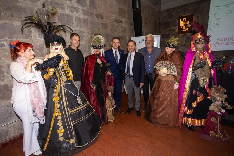 present festa in piazza 2