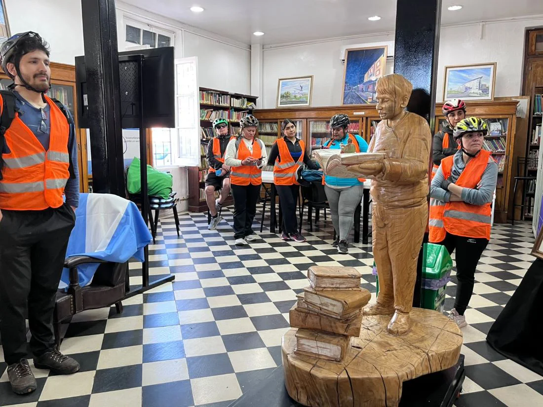 Bicitour Guaymallen biblioteca pública Almafuerte