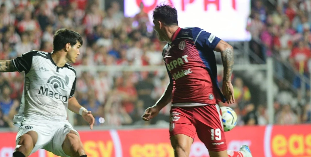 Gimnasia y Esgrima, Unión, Foto Manuel Fabattia