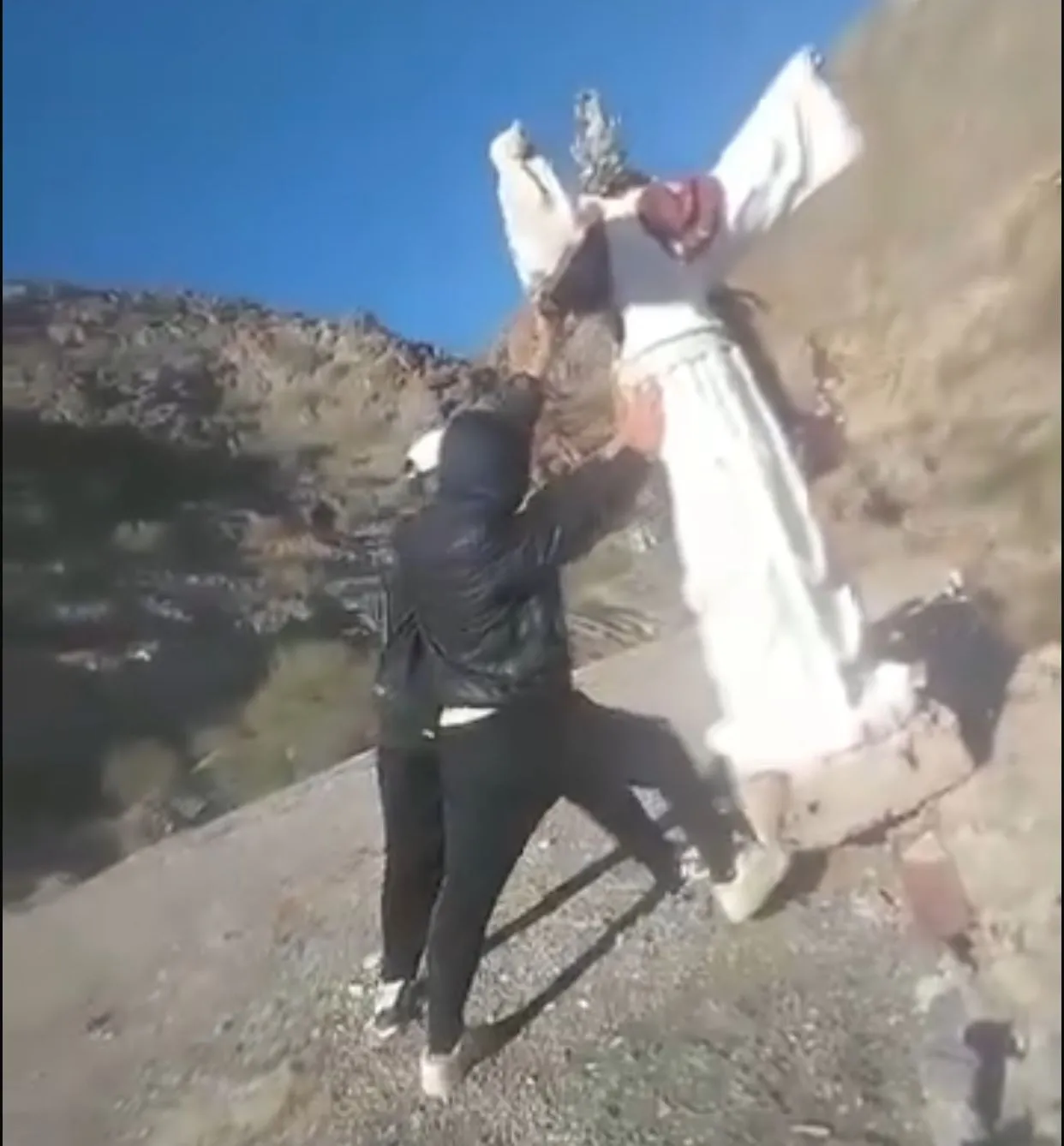 escultura jesucrista dañada SJ