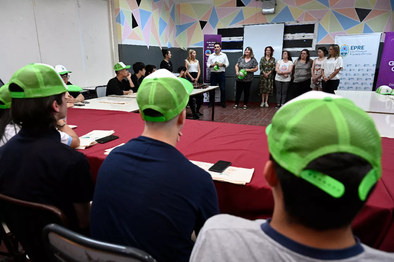 estudiantes escuela perez elizalde godoy cruz eficiencia energética 1