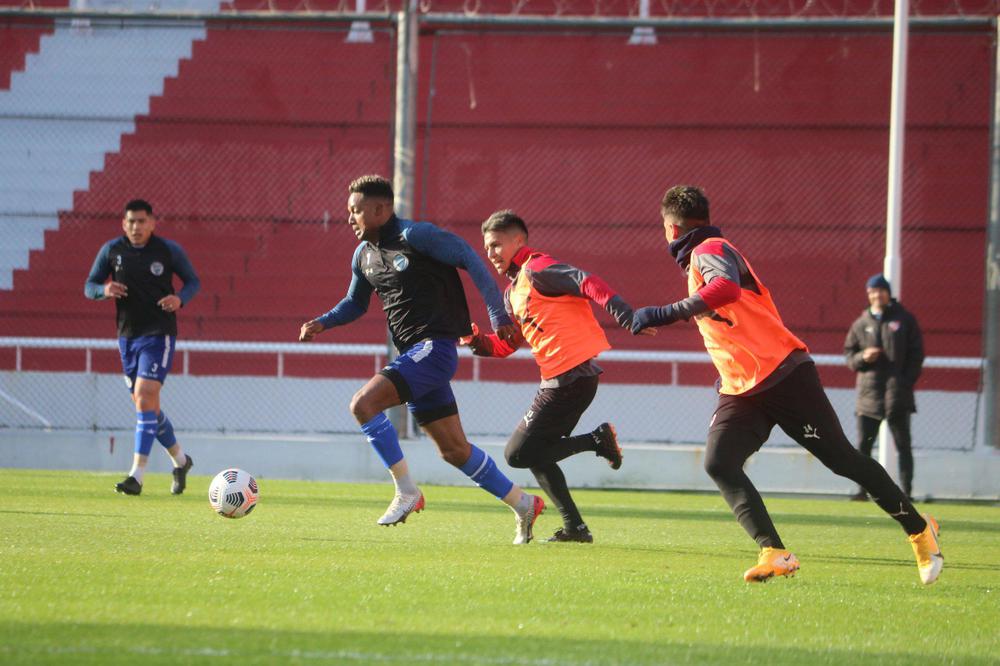 Futbol, amistoso de pretemporada Independiente - Godoy Cruz en Avellaneda