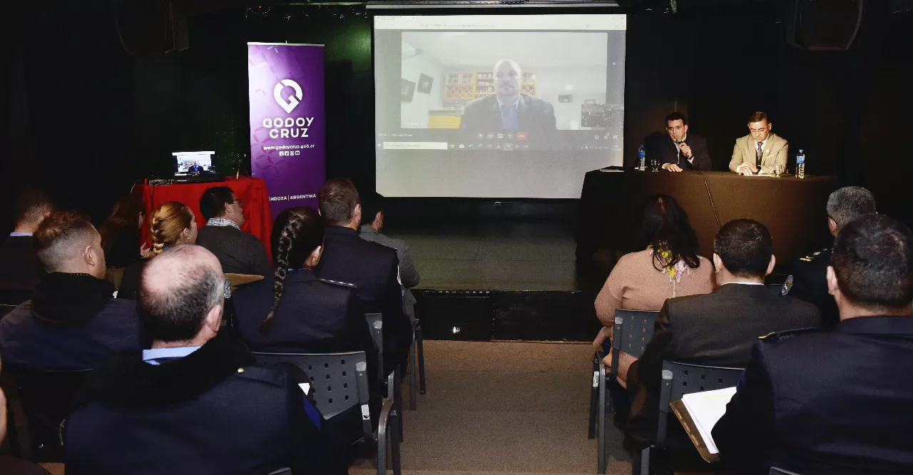 Ciclo de Conferencias en Seguridad Estratégica garcia zalazar 3