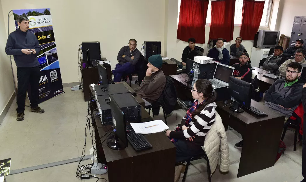 curso-instalación-de-paneles-solares-parque-solar-ok