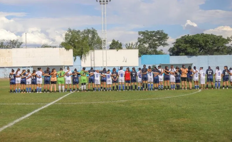 Liga Mendocina, Abrazo simbólico jugadoras del Tomba y la Lepra