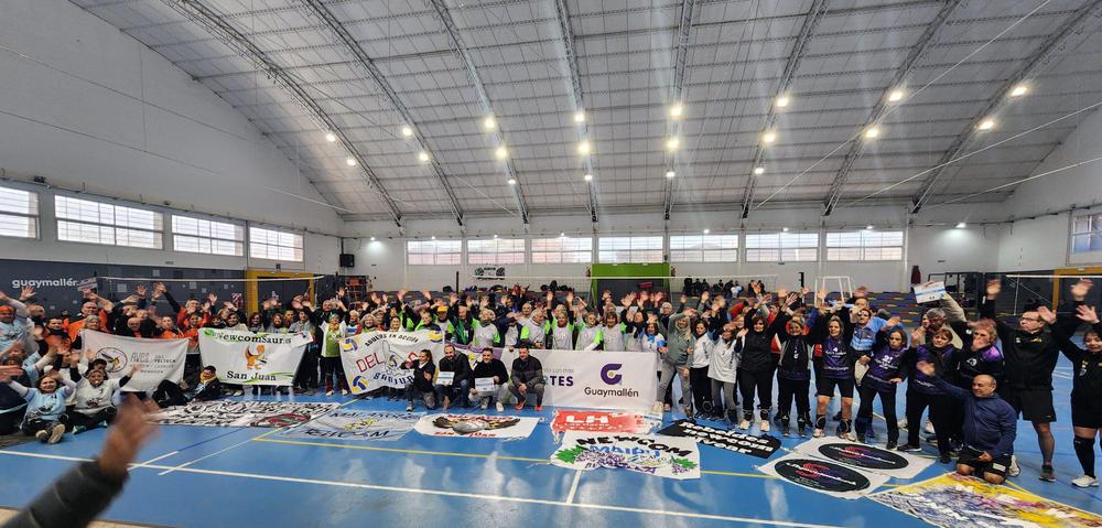 Newcom, Poliguay de fiesta